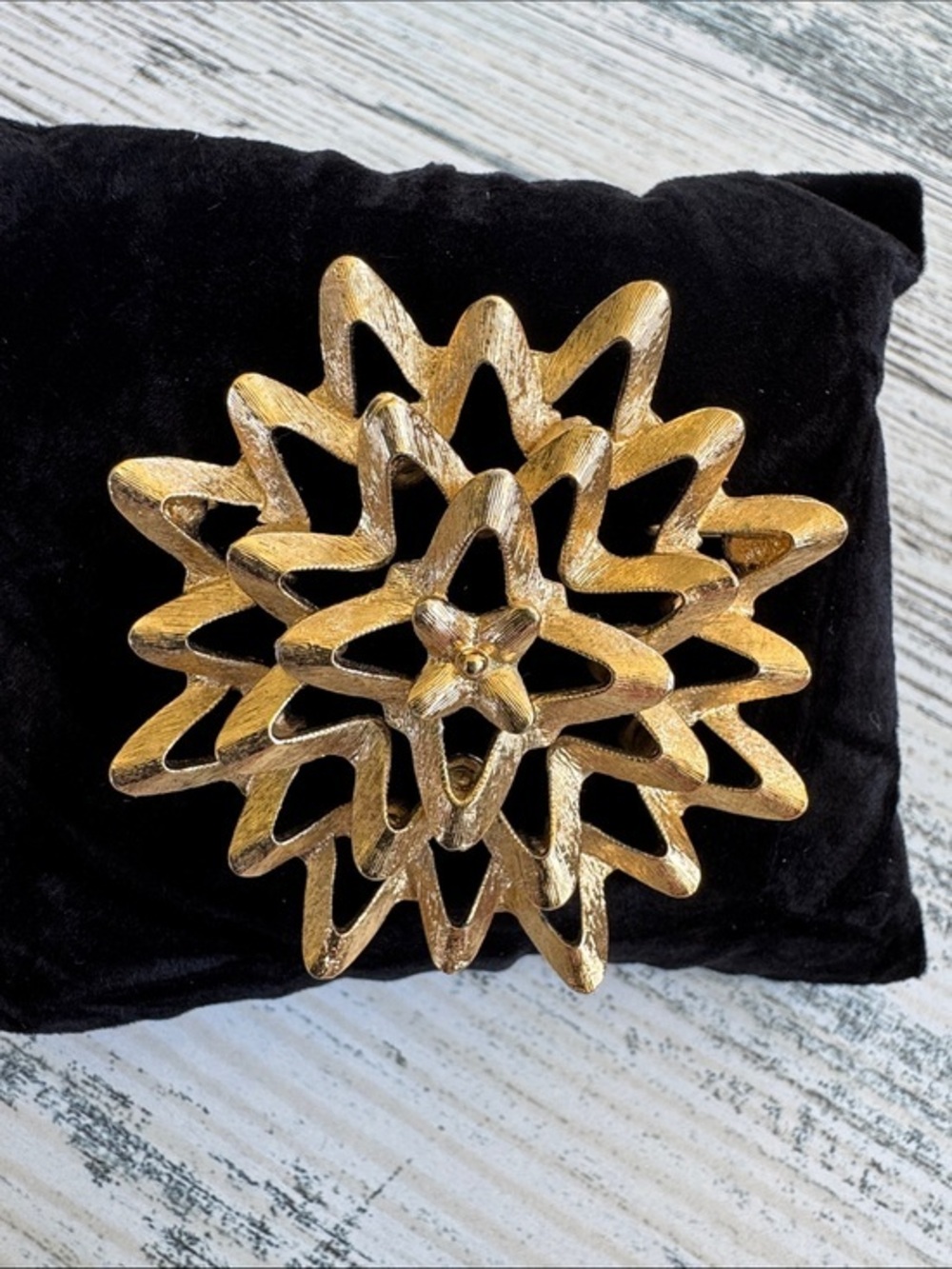 VTG Monet Gold Tone Abstract Floral Brooch